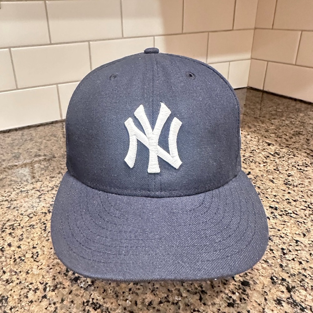 New York Yankees New Era 59FIFTY Hat Men 7 1/8 Navy Blue Polyester